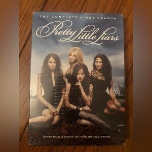 Pretty Little Liars: The Complete First Season DVD